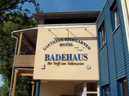 Photo:  Badehaus